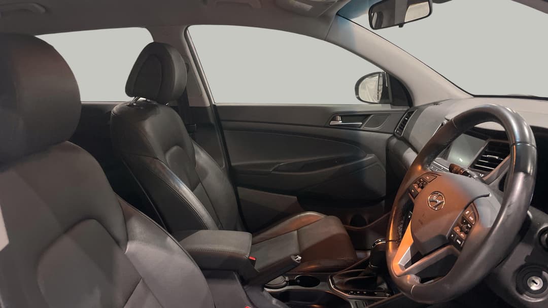 2017 Hyundai Tucson Active X (FWD), Automatic, 72884 km, Right Side Front Door Cabin View
