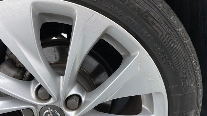 Opel Astra-Alloy Wheel RHS Rear Scratch