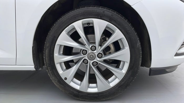 Opel Astra-Right Front Tyre