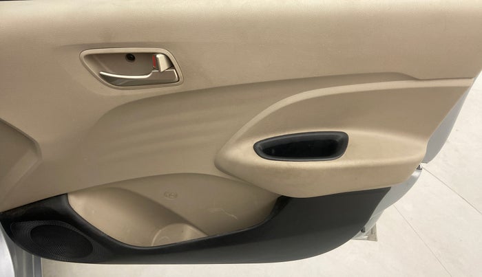 2019 Hyundai NEW SANTRO SPORTZ CNG, CNG, Manual, 39,957 km, Driver Side Door Panels Control