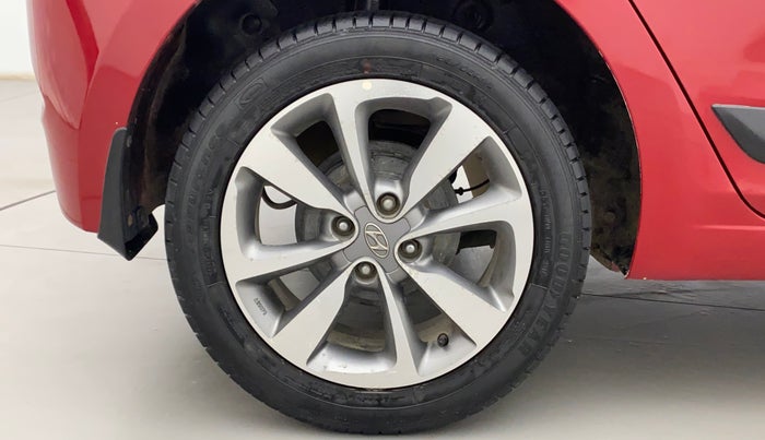 2017 Hyundai Elite i20 ASTA 1.2 DUAL TONE, Petrol, Manual, 43,875 km, Right Rear Wheel
