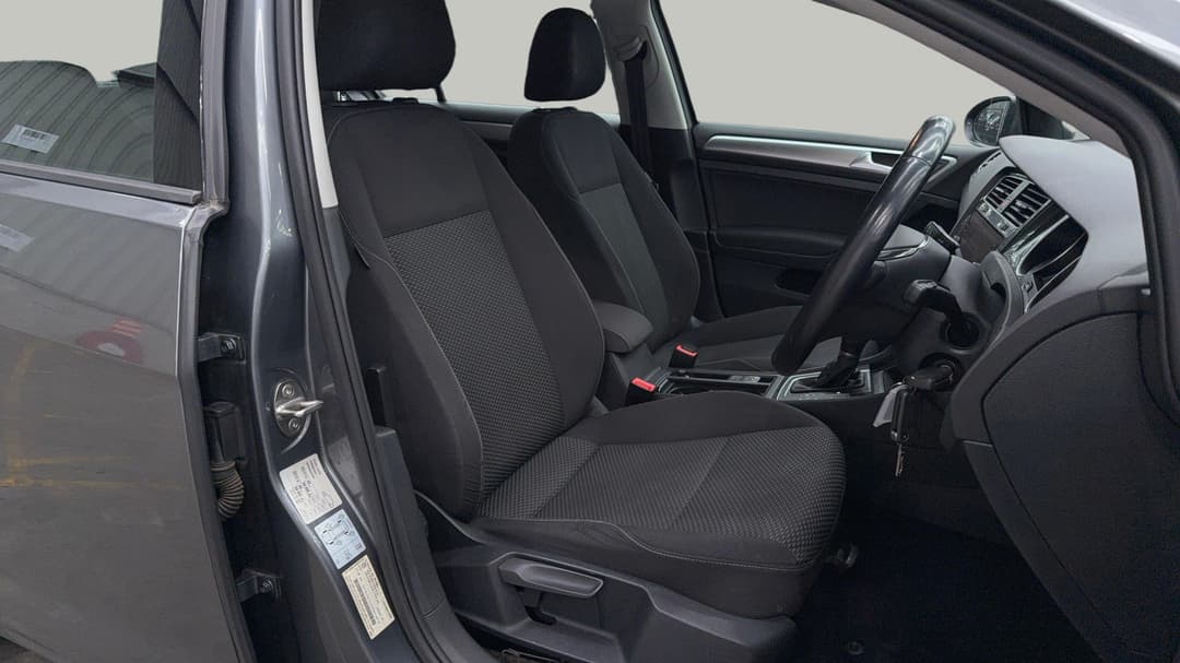 2018 Volkswagen Golf 110 Tsi Trendline, Automatic, 127374 km, Right Side Front Door Cabin View