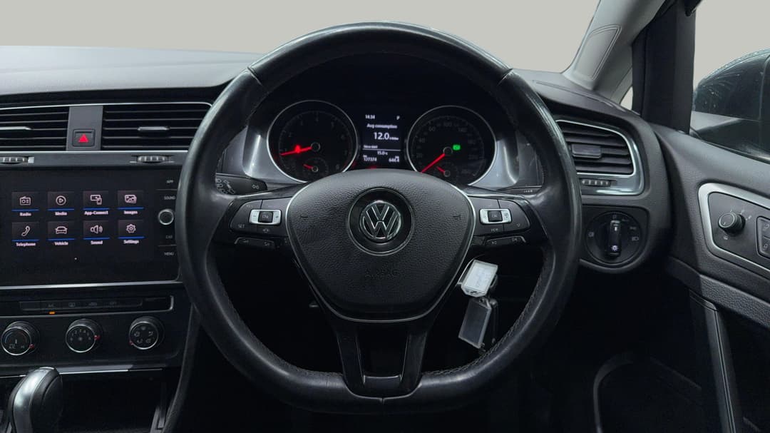 2018 Volkswagen Golf 110 Tsi Trendline, Automatic, 127374 km, Steering Wheel Close-up