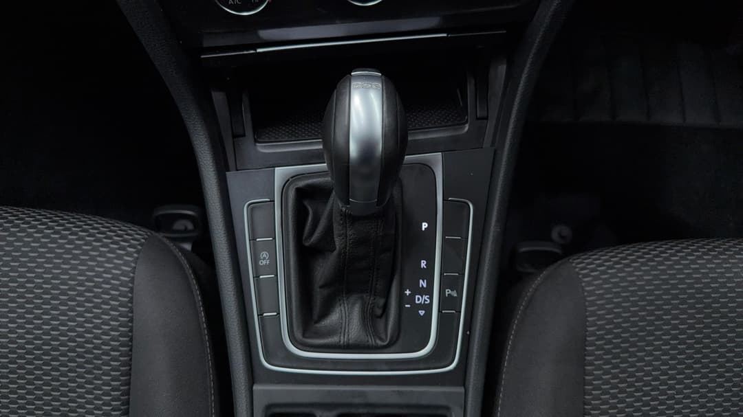 2018 Volkswagen Golf 110 Tsi Trendline, Automatic, 127374 km, Gear Lever 
