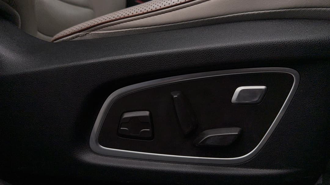 2021 Renault Koleos Intens (4x4), Automatic, 79459 km, Drivers Side Adjustment Panel