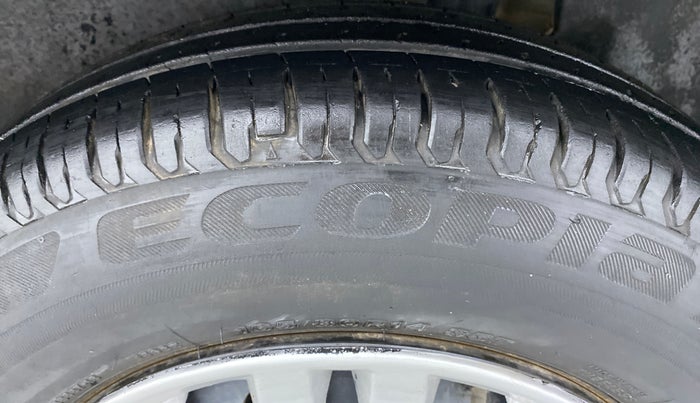 2018 Maruti Dzire VXI, Petrol, Manual, 29,115 km, Left Rear Tyre Tread
