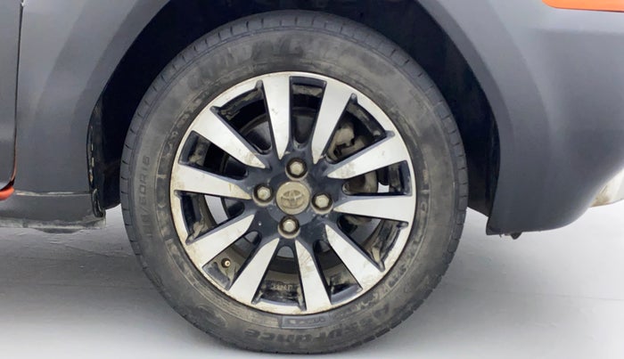2016 Toyota Etios CROSS 1.2 G, Petrol, Manual, 56,689 km, Right Front Wheel