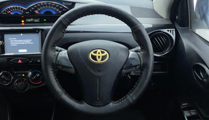2016 Toyota Etios CROSS 1.2 G, Petrol, Manual, 56,689 km, Steering Wheel Close Up