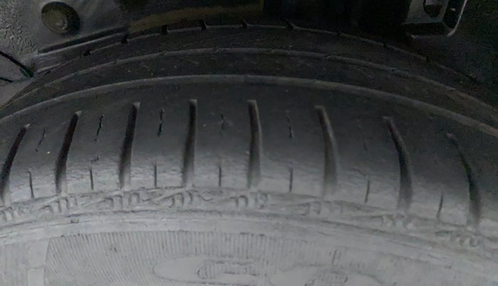 2016 Toyota Etios CROSS 1.2 G, Petrol, Manual, 56,689 km, Left Rear Tyre Tread