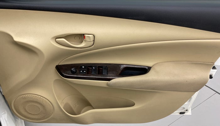 2018 Toyota YARIS J CVT, Petrol, Automatic, 65,064 km, Driver Side Door Panels Control