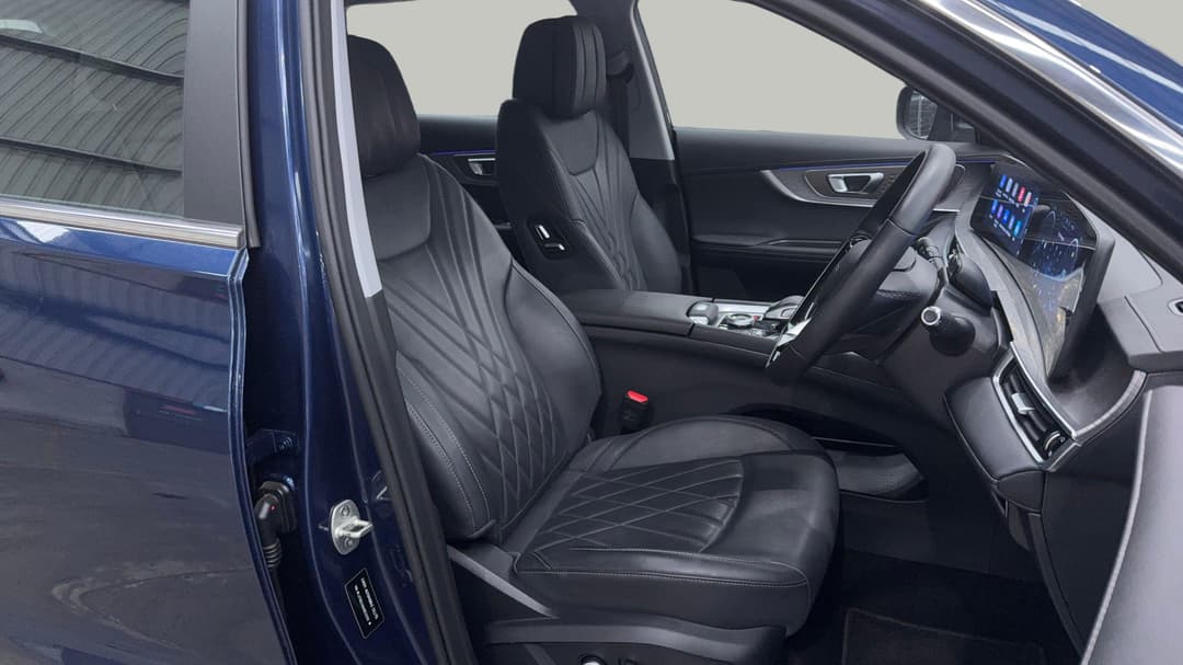 2024 Chery Tiggo 8 Pro Max Elite 2WD, Automatic, 10181 km, Right Side Front Door Cabin View