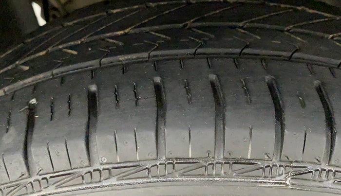 2018 Datsun Go Plus A (O), CNG, Manual, 46,512 km, Left Front Tyre Tread