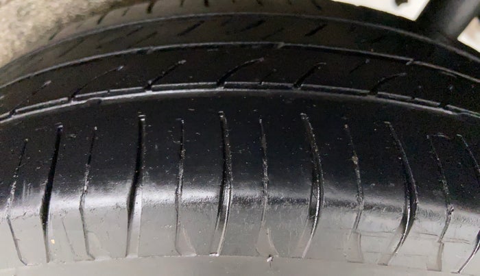 2014 Maruti Wagon R 1.0 VXI, Petrol, Manual, 57,100 km, Left Rear Tyre Tread