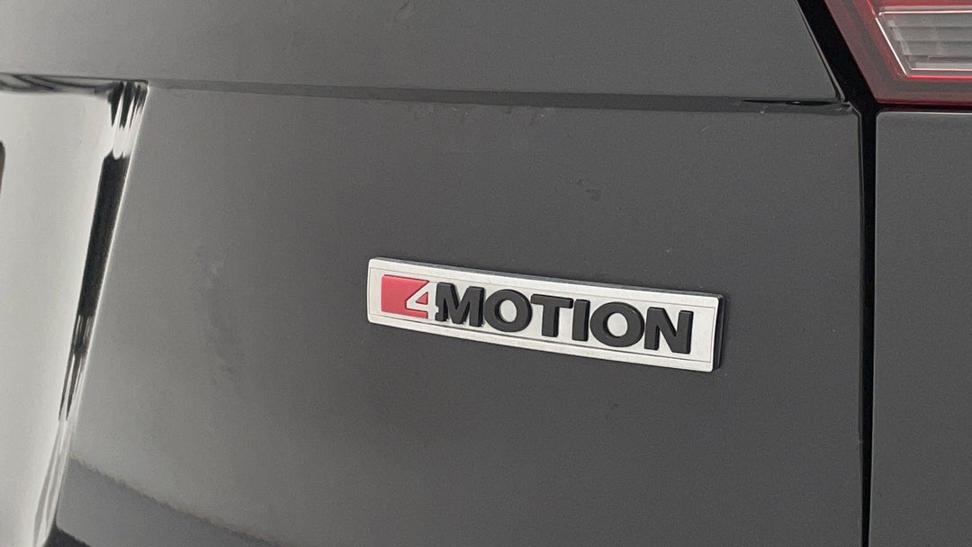 Badge (Boot Right Side)