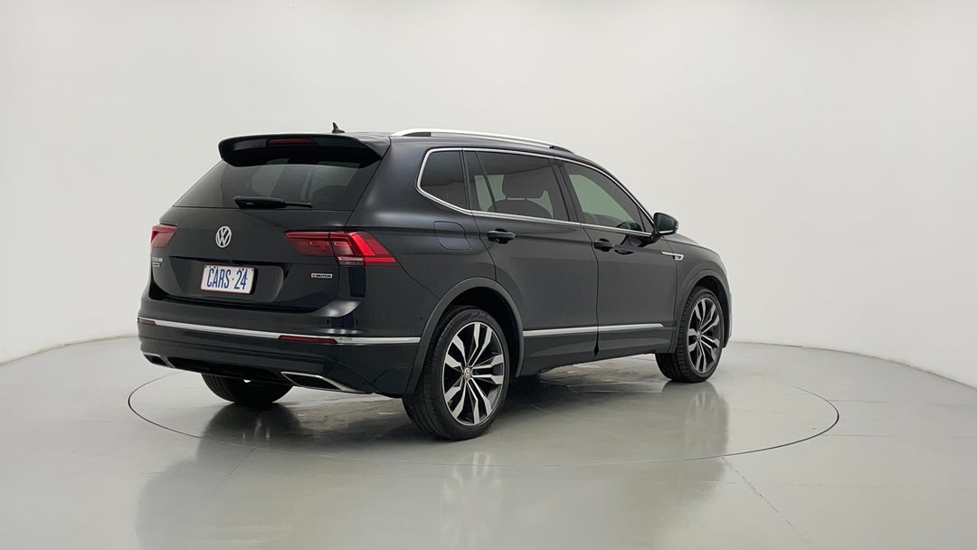 Right Back Diagonal (45- Degree) View