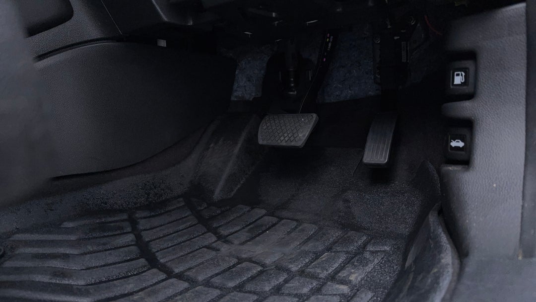 2018 Honda CR-V Vti (2wd), Automatic, 77457 km, Pedals and Footmat