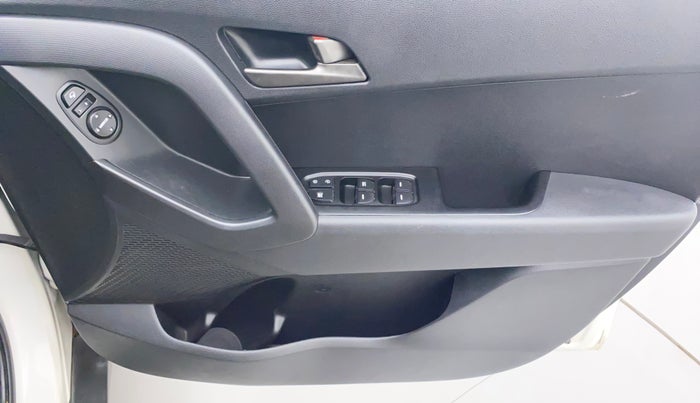 2017 Hyundai Creta SX PLUS 1.6 PETROL DUAL TONE, Petrol, Manual, 56,111 km, Driver Side Door Panels Control