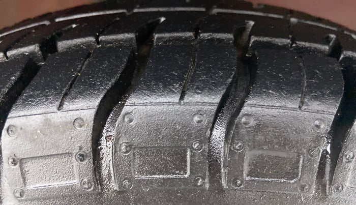 2018 Maruti Alto 800 LXI, Petrol, Manual, 29,971 km, Right Front Tyre Tread