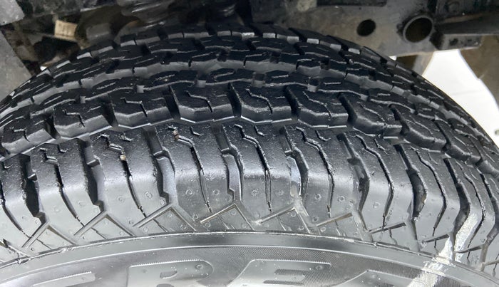 2018 Mahindra Bolero Power+ SLX, Diesel, Manual, 53,050 km, Right Front Tyre Tread
