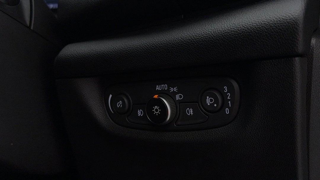 2018 Holden Calais V (5yr), Automatic, 92035 km, Utility Switches/Buttons