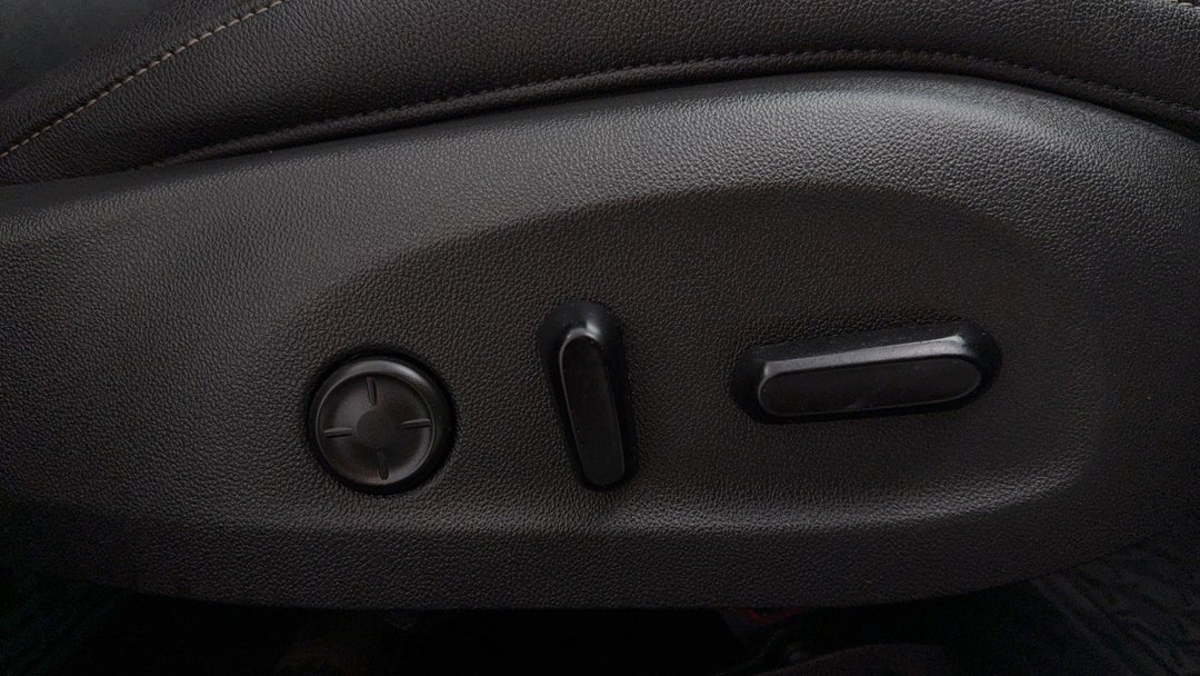 2018 Holden Calais V (5yr), Automatic, 92035 km, Drivers Side Adjustment Panel