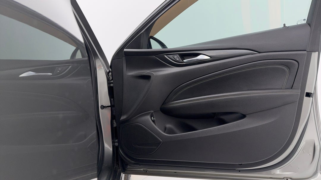 2018 Holden Calais V (5yr), Automatic, 92035 km, Speaker View