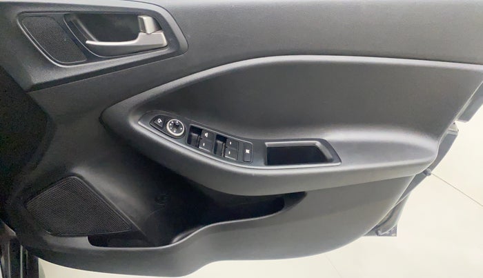 2015 Hyundai i20 Active 1.2 S, CNG, Manual, 45,351 km, Driver Side Door Panels Control