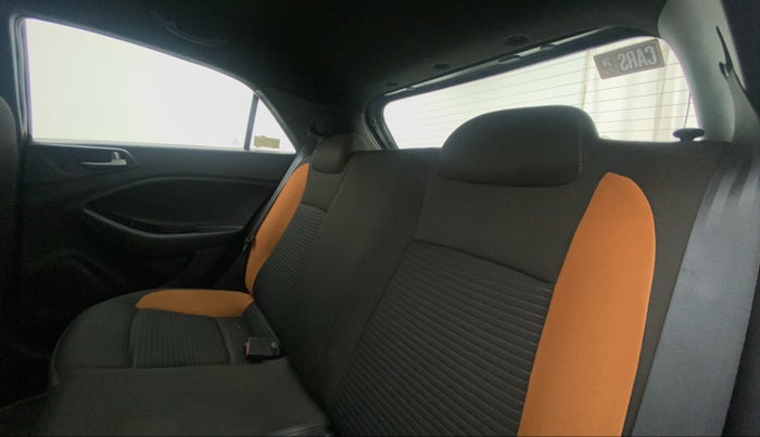 2015 Hyundai i20 Active 1.2 S, CNG, Manual, 45,351 km, Right Side Rear Door Cabin
