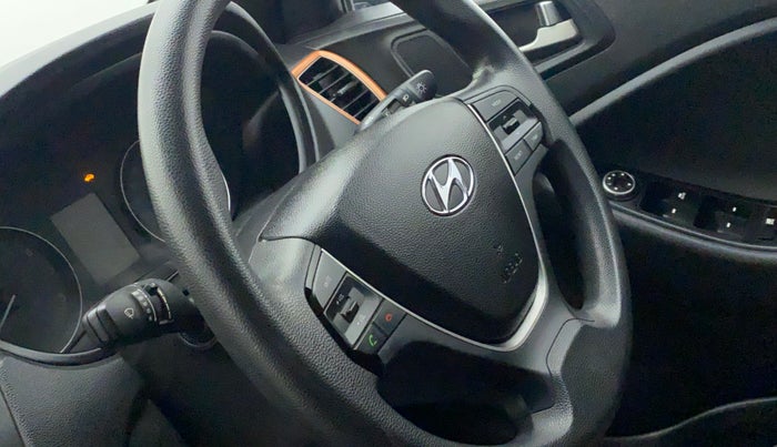 2015 Hyundai i20 Active 1.2 S, CNG, Manual, 45,351 km, Steering wheel - Sound system control has minor damage