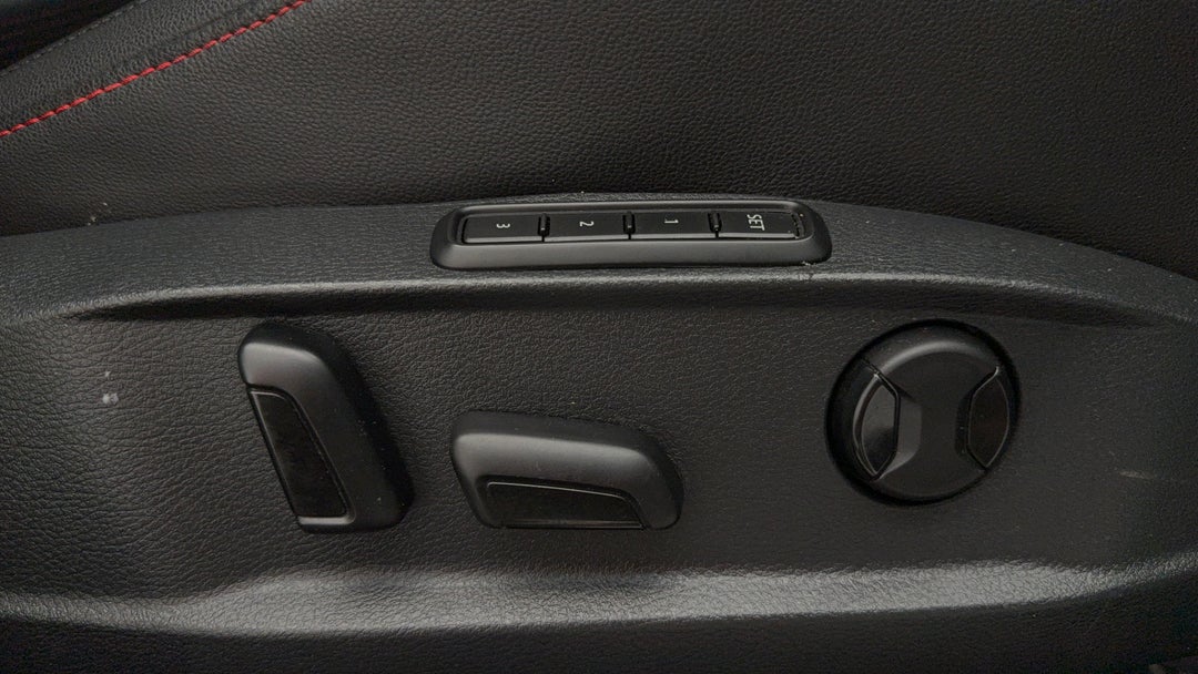 2017 Volkswagen Golf Gti, Automatic, 150647 km, Drivers Side Adjustment Panel