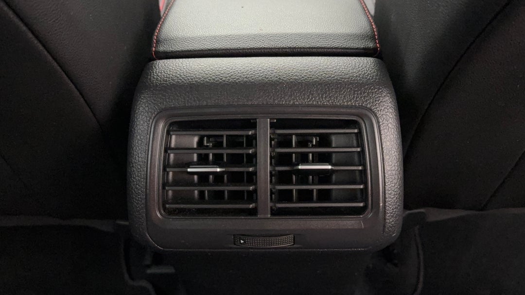 2017 Volkswagen Golf Gti, Automatic, 150647 km, Rear A/C Vent