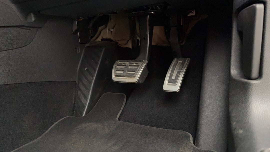 2017 Volkswagen Golf Gti, Automatic, 150647 km, Pedals and Footmat