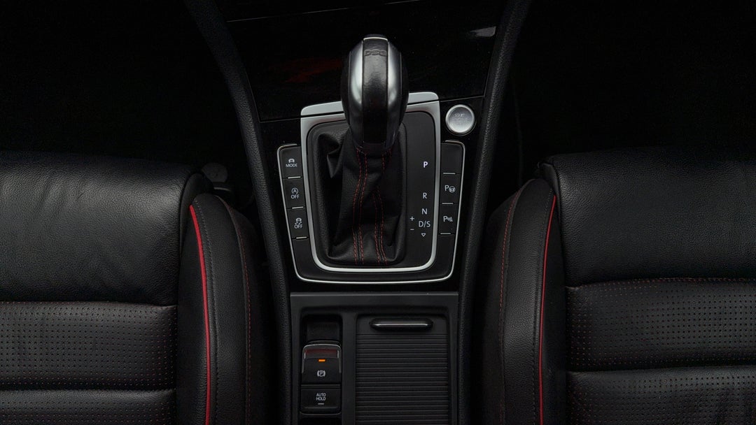 2017 Volkswagen Golf Gti, Automatic, 150647 km, Gear Lever 