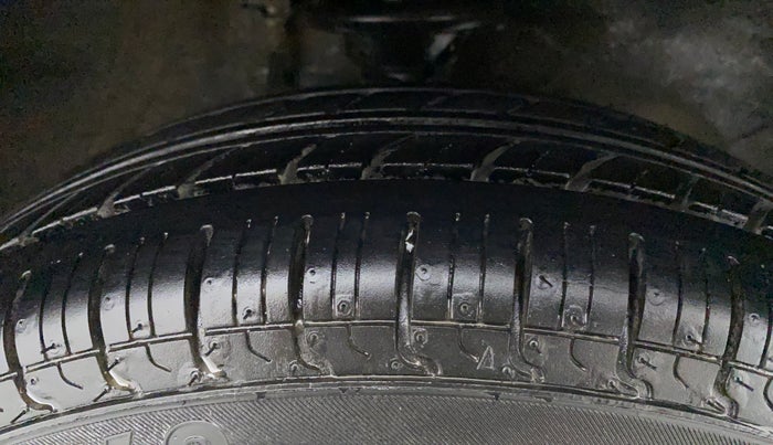 2019 Maruti Alto 800 LXI, Petrol, Manual, 45,424 km, Right Front Tyre Tread
