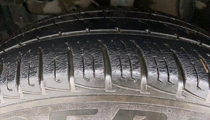 2018 Maruti Vitara Brezza VDI OPT, Diesel, Manual, 64,311 km, Left Front Tyre Tread