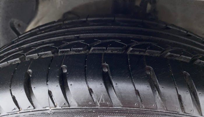2015 Hyundai Xcent S 1.2 OPT, Petrol, Manual, 42,466 km, Left Front Tyre Tread