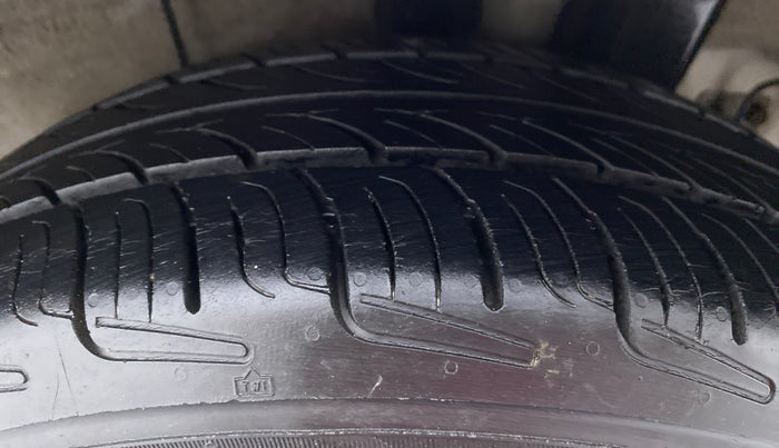 2015 Hyundai Xcent S 1.2 OPT, Petrol, Manual, 42,466 km, Left Rear Tyre Tread