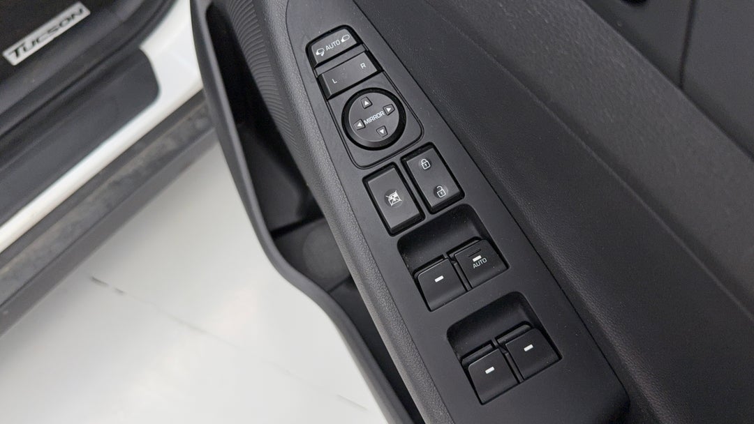 2016 Hyundai Tucson Active X (FWD), Automatic, 93137 km, Drivers Side Door Panel Controls