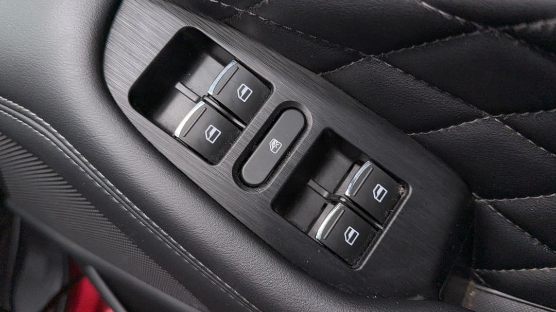 2022 GWM Ute Cannon Vanta (4x4), Automatic, 69770 km, Drivers Side Door Panel Controls