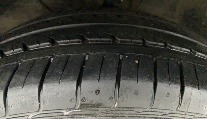 2017 Maruti Dzire ZXI, Petrol, Manual, 65,593 km, Left Front Tyre Tread