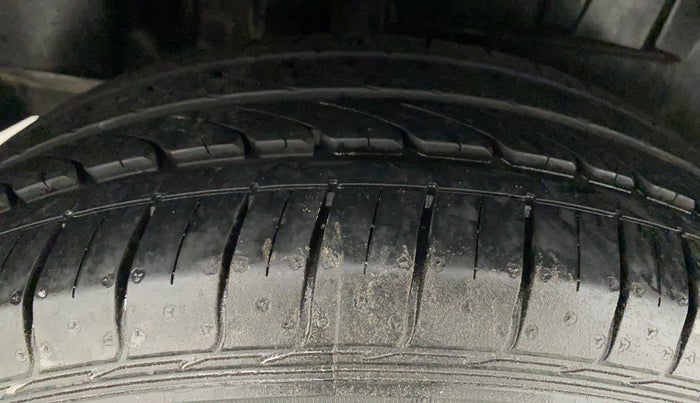 2017 Maruti Dzire ZXI, Petrol, Manual, 65,593 km, Right Rear Tyre Tread