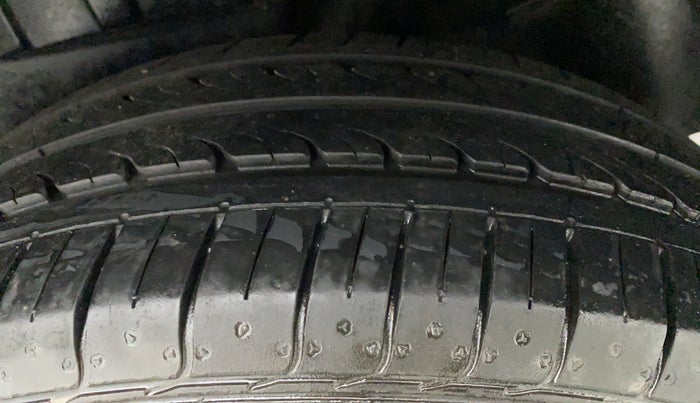 2017 Maruti Dzire ZXI, Petrol, Manual, 65,593 km, Left Rear Tyre Tread