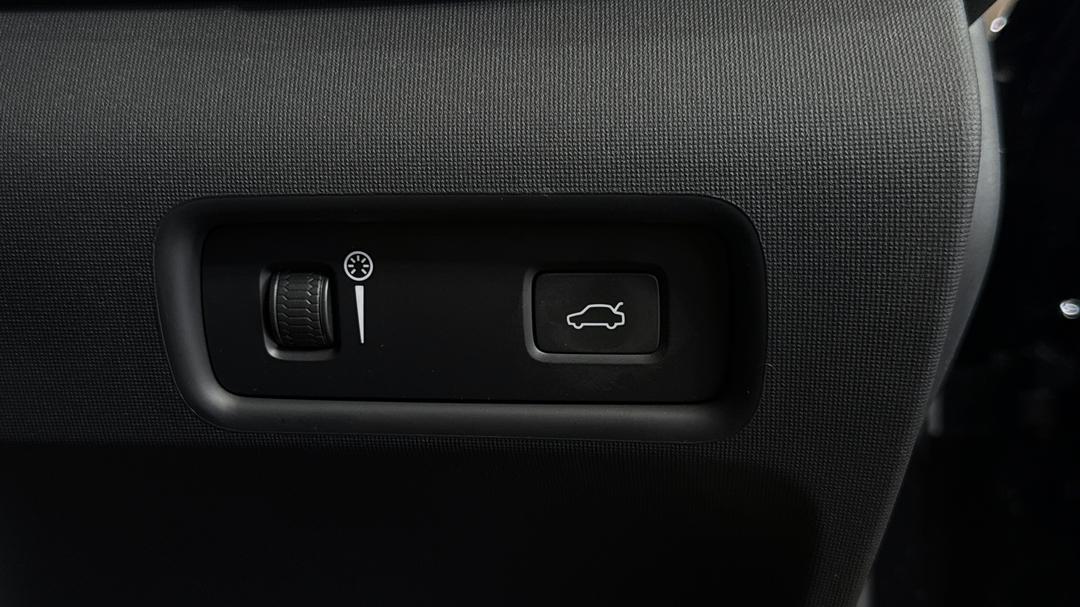 2022 Polestar 2 Long Range Single Motor 78kwh, Automatic, 39471 km, Utility Switches/Buttons