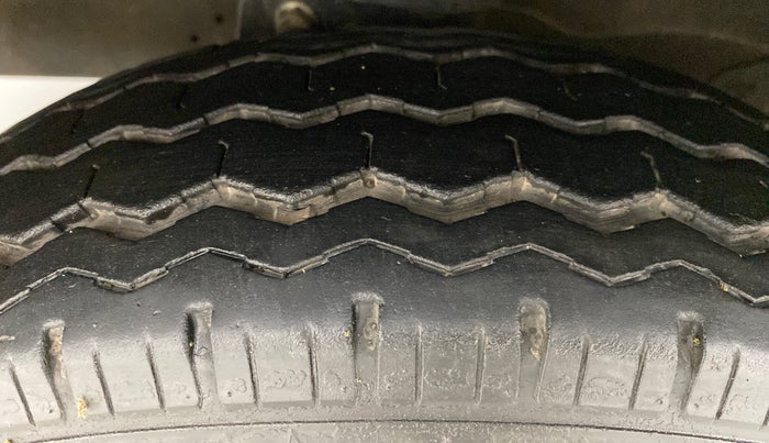 2018 Maruti Eeco 5 STR WITH AC PLUSHTR, Petrol, Manual, 19,537 km, Left Front Tyre Tread