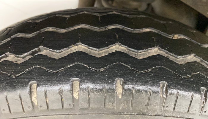 2018 Maruti Eeco 5 STR WITH AC PLUSHTR, Petrol, Manual, 19,537 km, Right Rear Tyre Tread