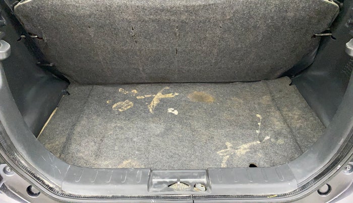 2018 Maruti Alto K10 VXI, Petrol, Manual, 60,716 km, Dicky (Boot door) - Parcel tray missing