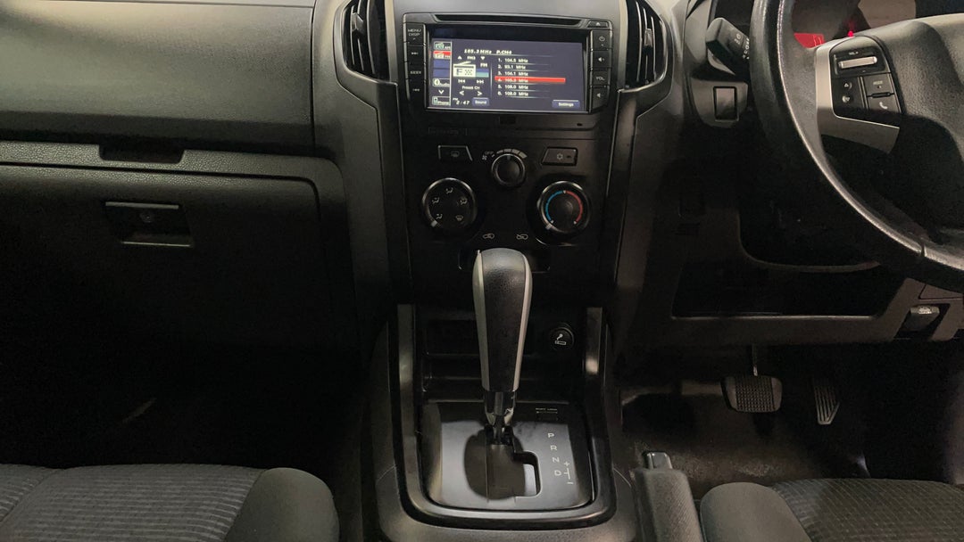 2018 Isuzu D-MAX Sx Hi-ride (4x2), Automatic, 63926 km, Center Console