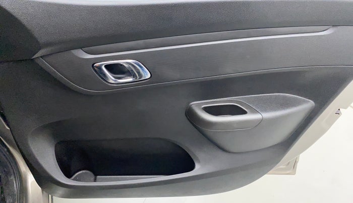 2019 Renault Kwid 1.0 RXT Opt, Petrol, Manual, 9,147 km, Driver Side Door Panels Control
