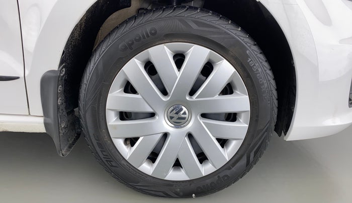 2017 Volkswagen Vento COMFORTLINE MT PETROL, Petrol, Manual, 32,137 km, Right Front Wheel