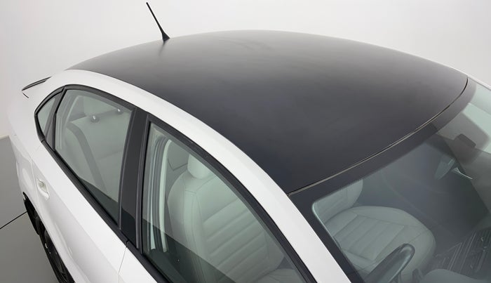 2017 Volkswagen Vento COMFORTLINE MT PETROL, Petrol, Manual, 32,137 km, Roof